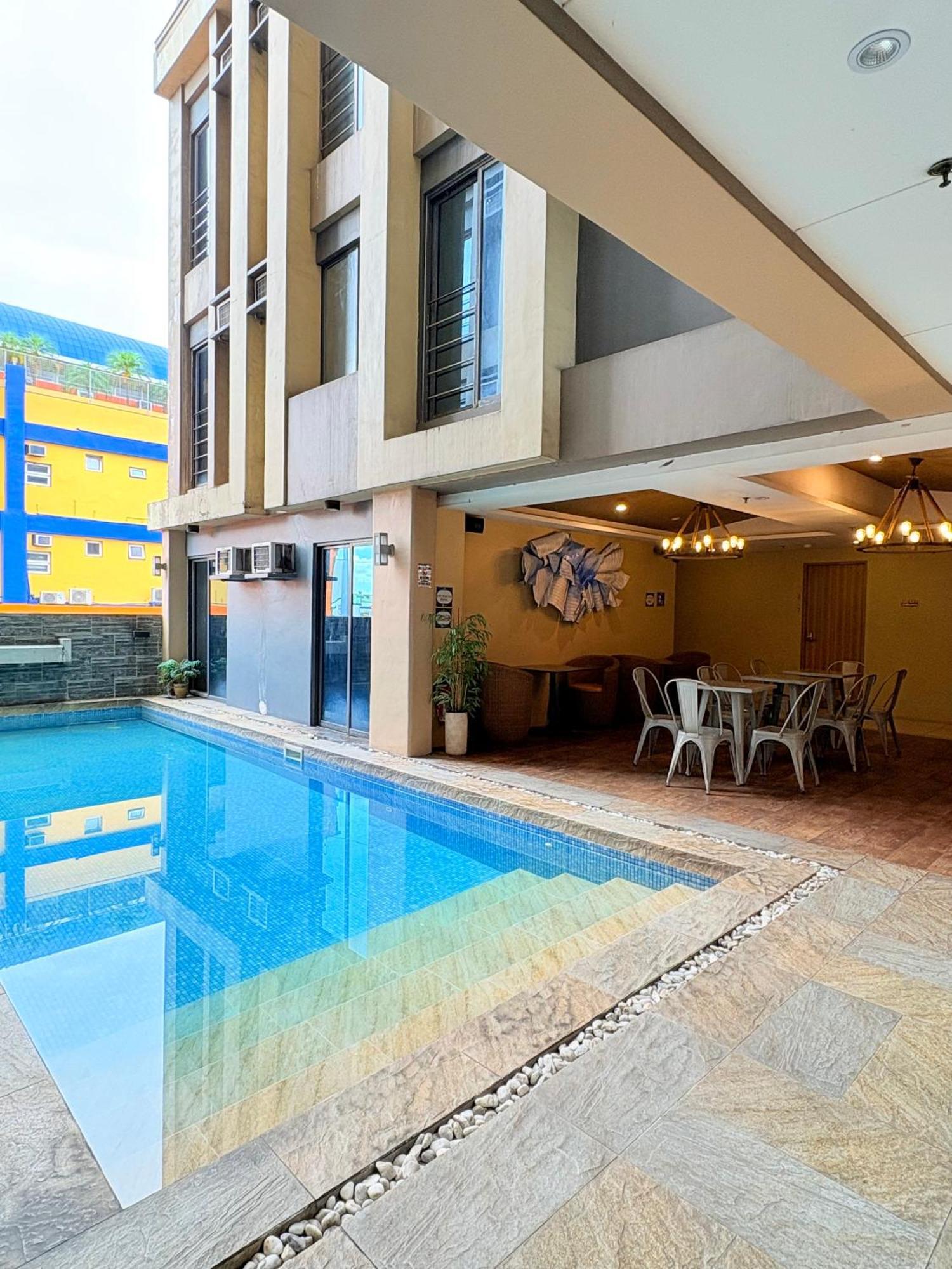 Pacific Park Hotel Quezon City Esterno foto