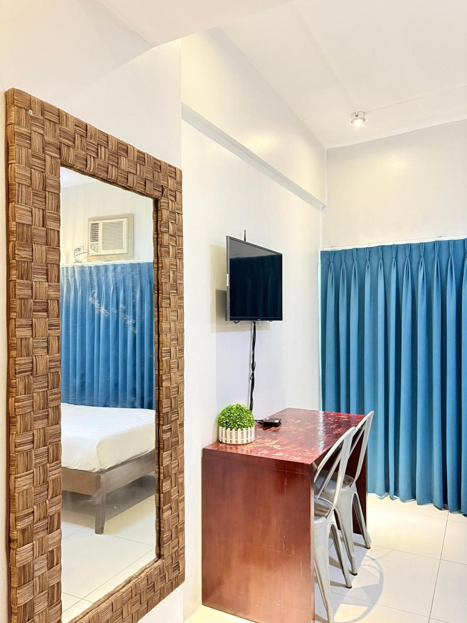 Pacific Park Hotel Quezon City Esterno foto